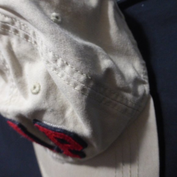 GAP, adult medium / large cap with adjustable strap, GUC - Picture 4 of 9